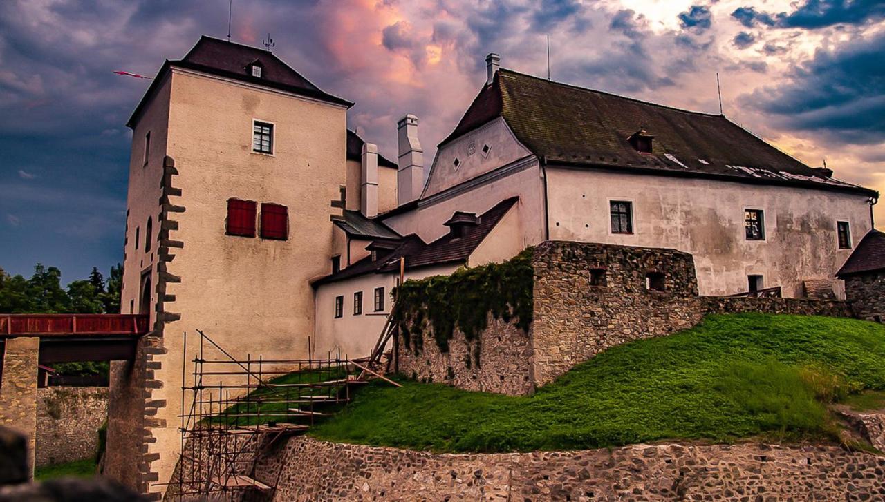 Penzion 1670 Nové Hrady Dış mekan fotoğraf